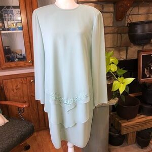 VIRGO SIZE 6 SAGE GREEN 3 TIERED DRESS WITH SHEER SLEEVES AND SPLIT BACK SEE PIC